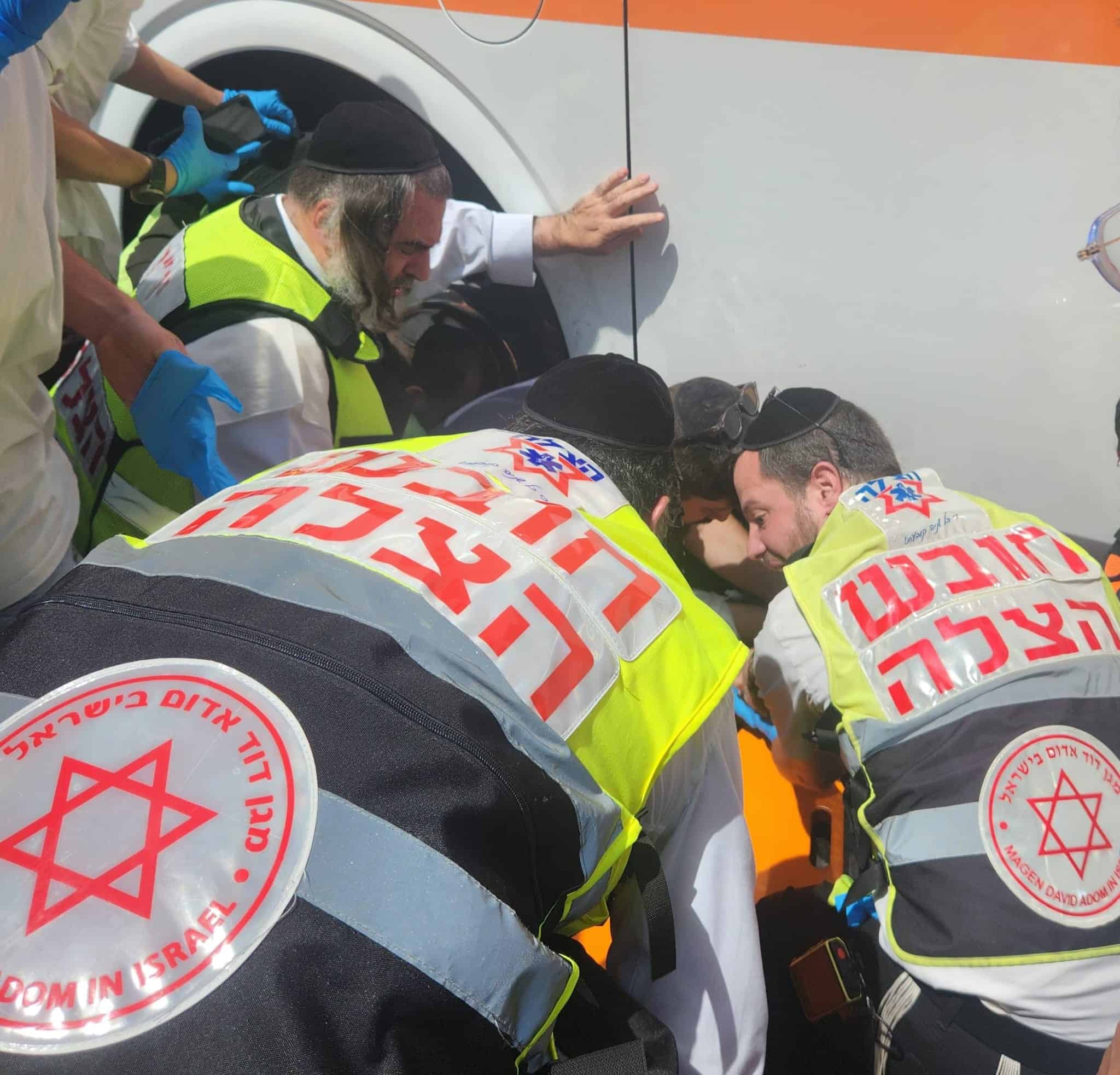 בני ברק: ילד רוכב אופניים פונה במצב קשה לאחר שנפגע מאוטובוס