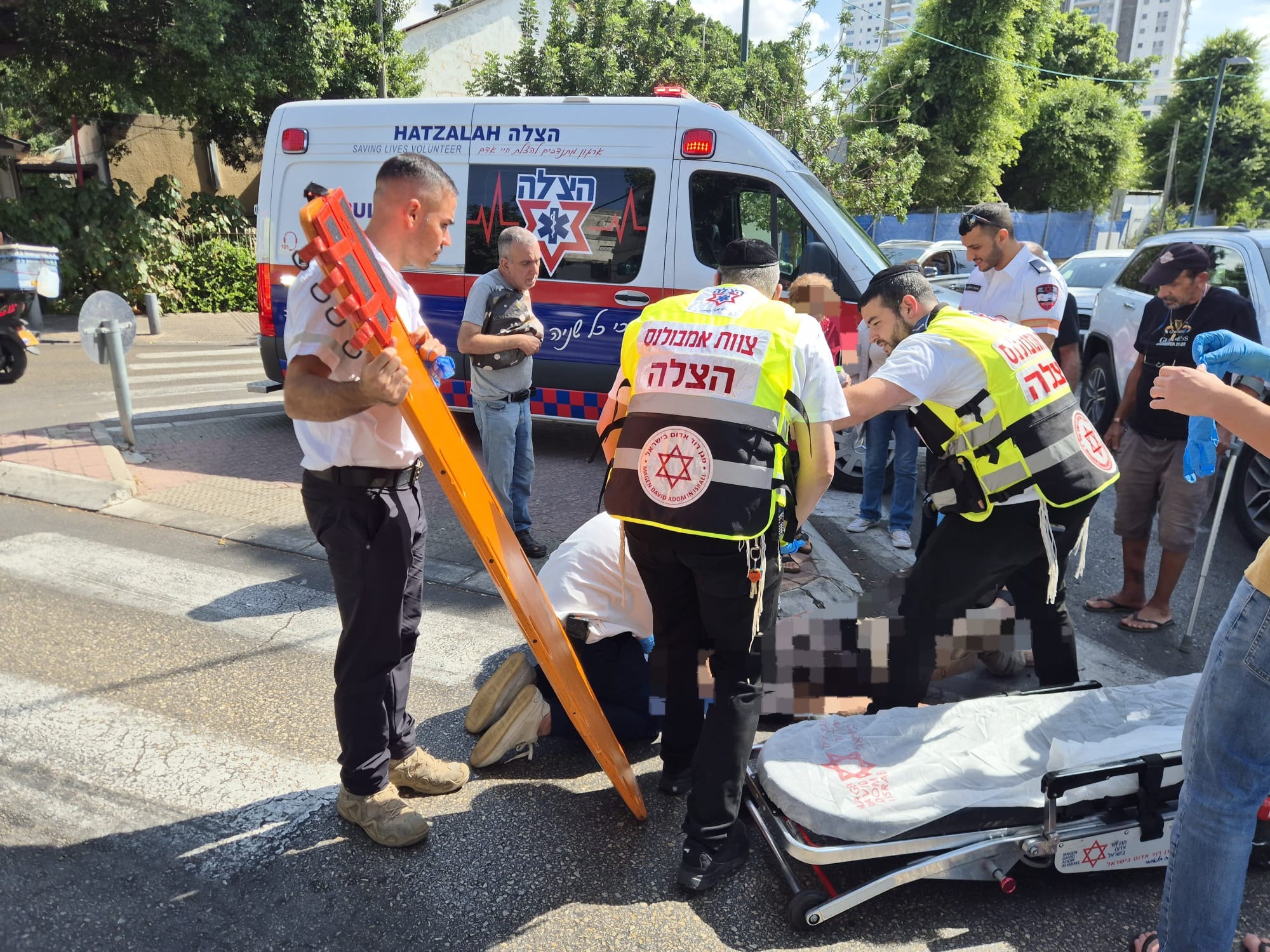 רמת גן: הולך רגל כבן 70 פונה במצב בינוני לאחר שנפגע מרכב